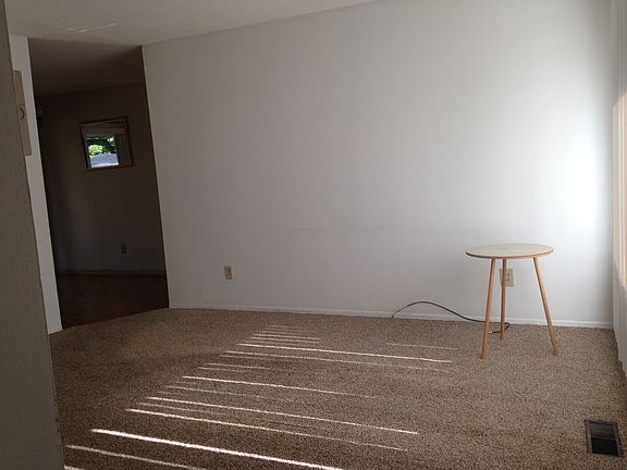 5th image of 3831 Churchill Ave