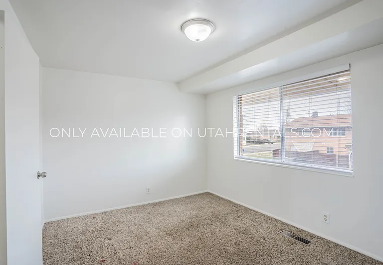 170 W 100 N — Photo 12