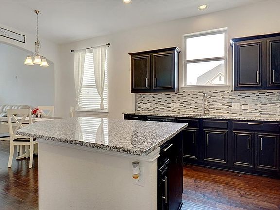 4th image of 4337 Oak Chase Dr