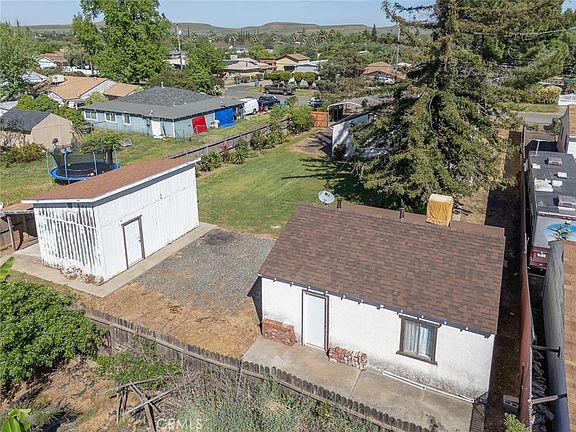 4th image of 1043 Thermalito Ave