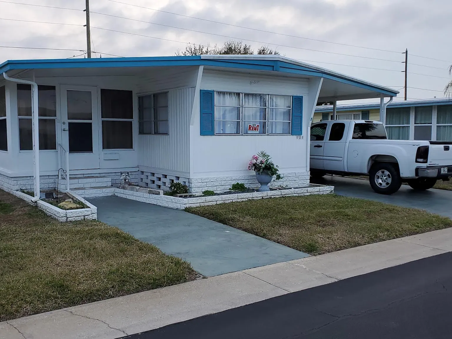 2 bed, 1.5 bath, 960 sqft, $1,175 — Photo 2