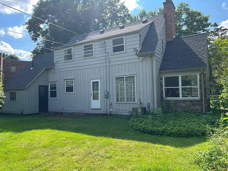 85 Continental Dr — Photo 23