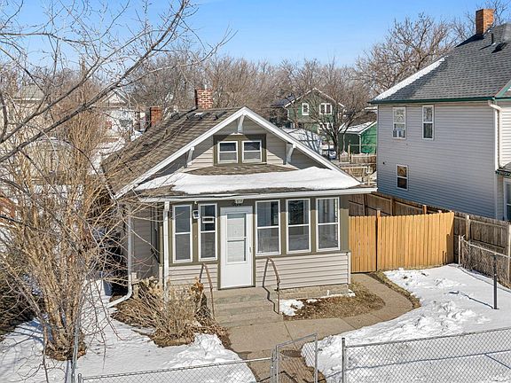 3rd image of 909 Saint Anthony Ave