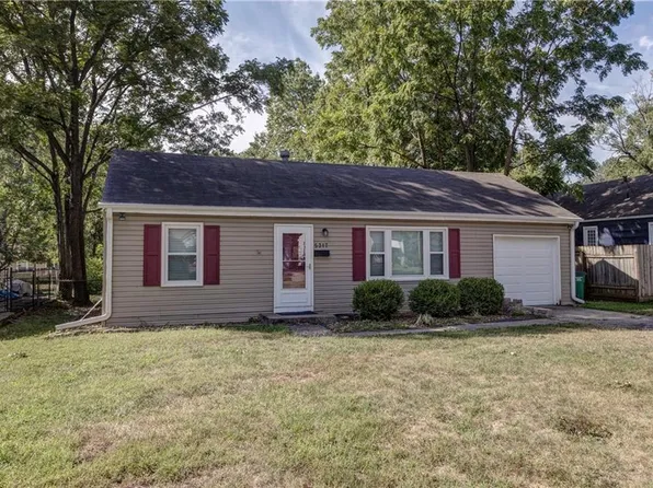 5317 W 49th St, Roeland Park, KS 66205