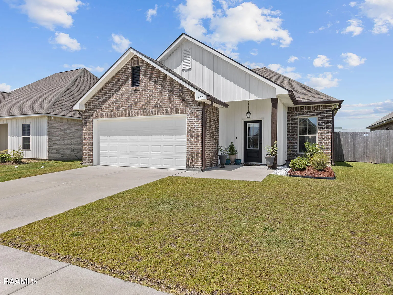 4 bed, 1691 sqft, $2,000 — Photo 1