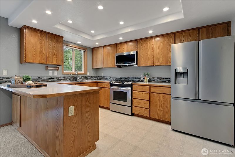 4th image of 800 19th Avenue SE