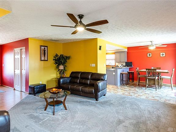 5th image of 880 Broad Oak Dr