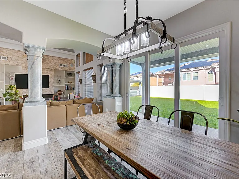 9738 Bear Trap Ct — Photo 14