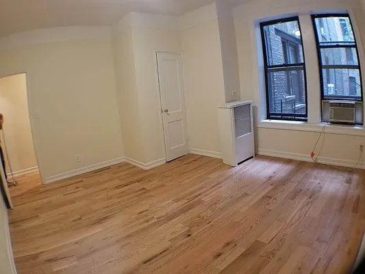 Rented by Roberto Guilbet, LREB | media 28