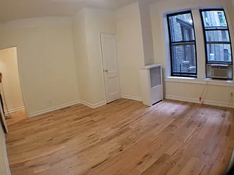 Rented by Roberto Guilbet, LREB