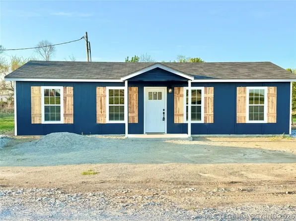 619 S 3rd Ave #A, Warner, OK 74469