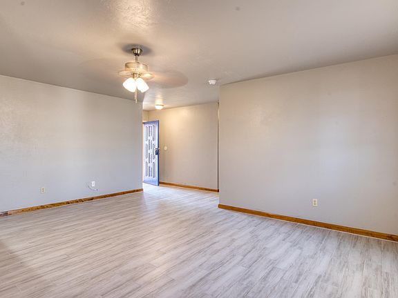 5th image of 303 Kimberly Ln