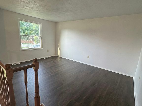3rd image of 6401 Brambleton Rd