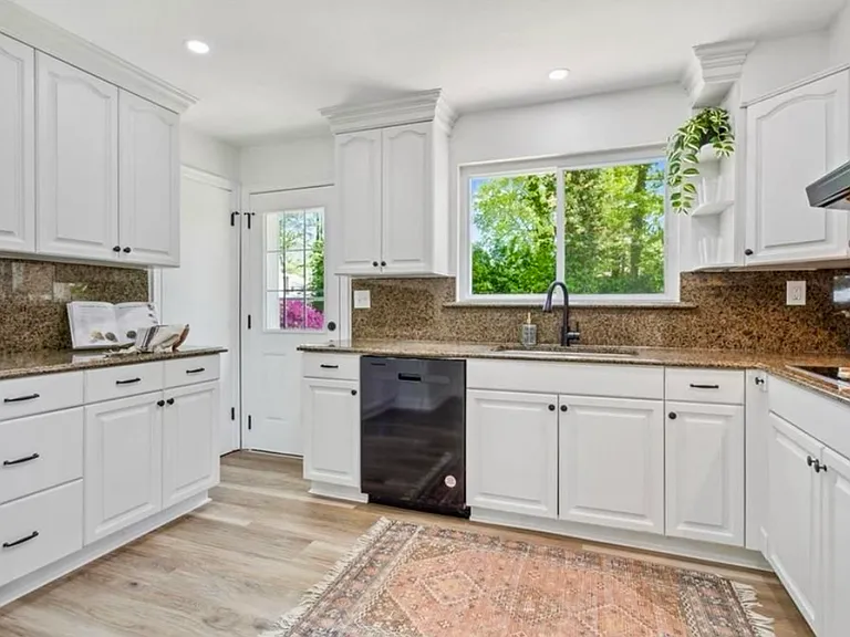 2757 Heutte Dr — Photo 4
