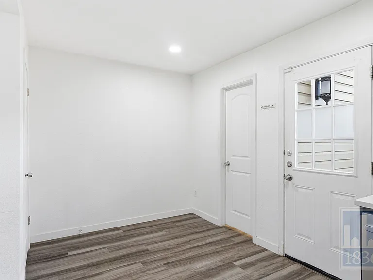 8400 Jamestown Dr #534 — Photo 9
