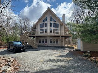 217 Tanager Rd, Lackawaxen, PA 18435