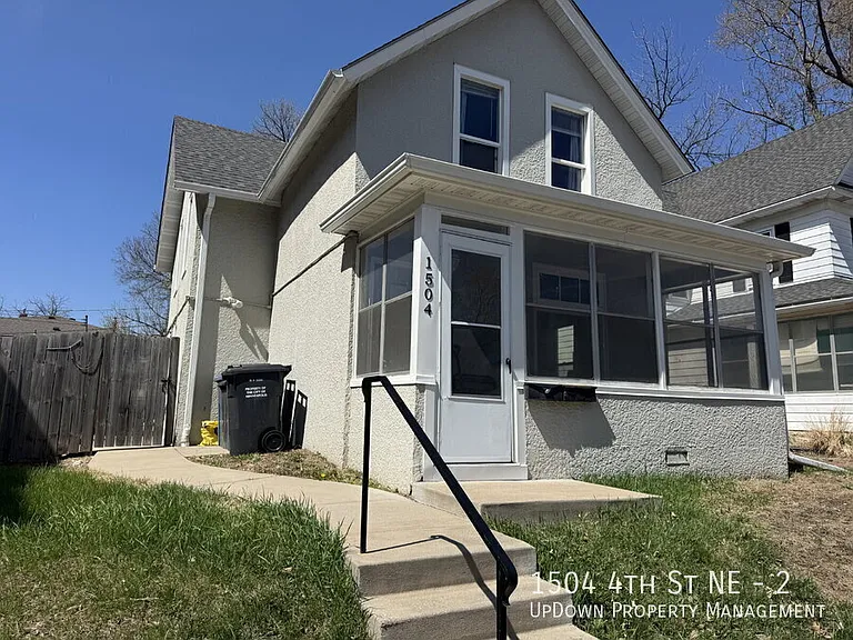 1504 4th St NE #2 — Photo 3