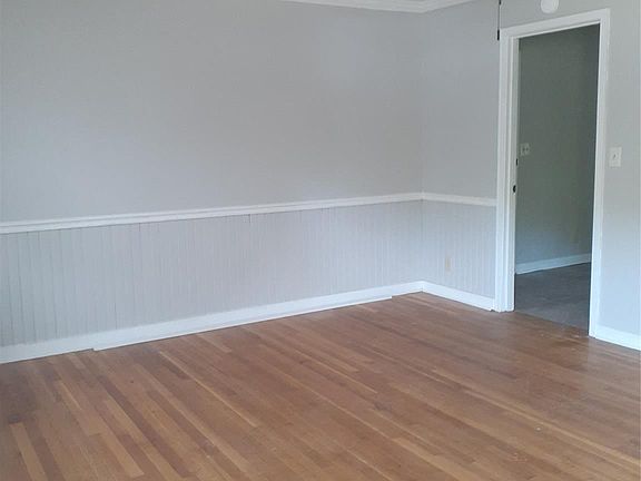 2nd image of 1001 Beth Manor Dr