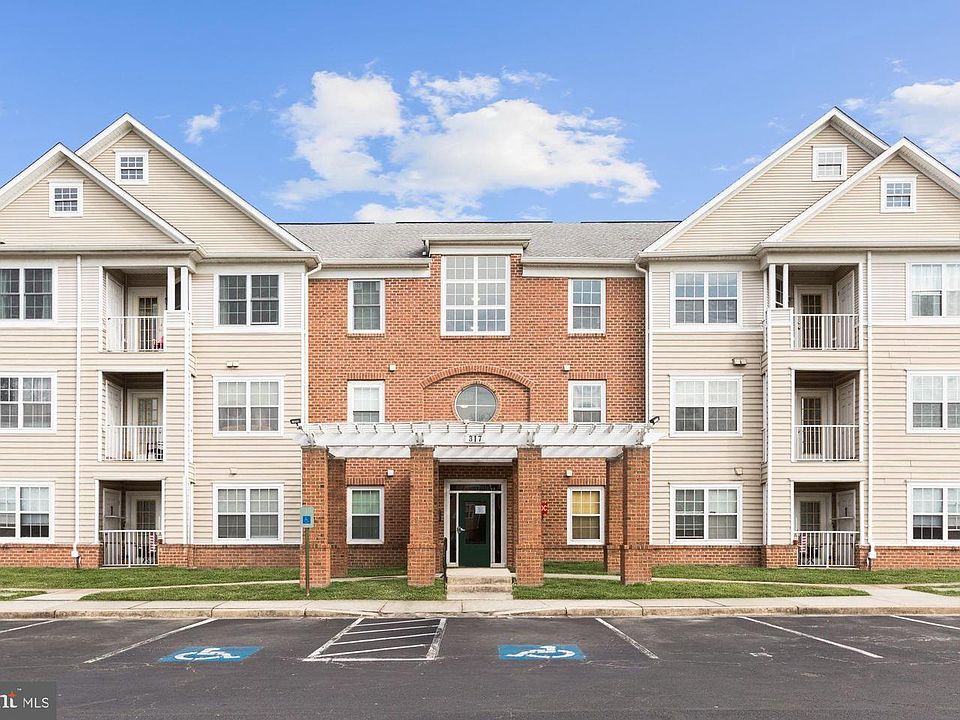1st image of 317 Eagle Landing Ct #F