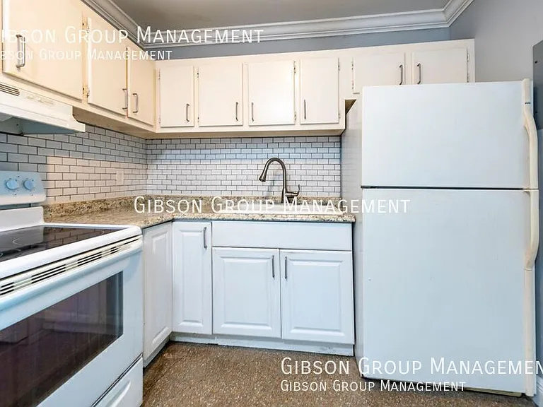 806 NE 16th Pl #6 — Photo 4