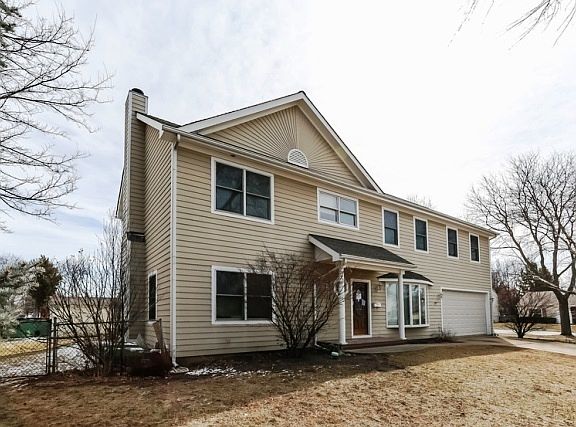 4th image of 601 Summerdale Ln