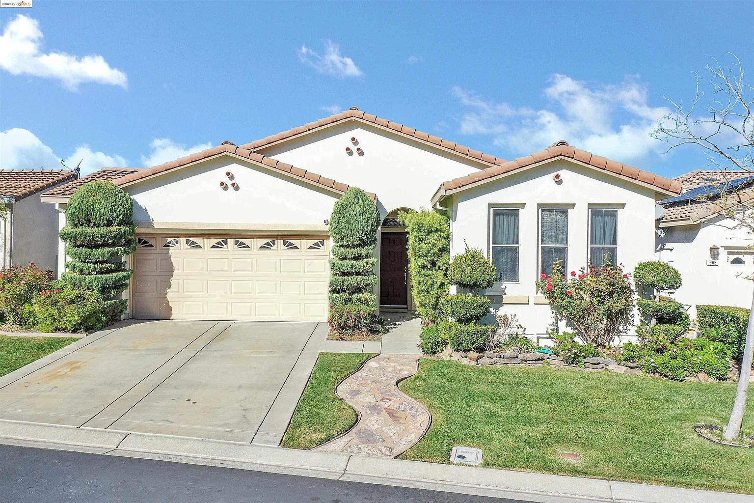368 Canyon Spring Dr photo 1