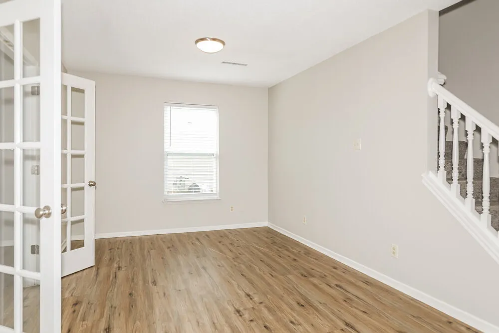 3 bed, 2.5 bath, 2830 sqft, $2,160 — Photo 4
