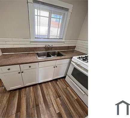 4th image of 1442 1/2 W 60th St