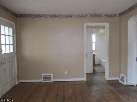 4th image of 17698 Mapleboro Ave