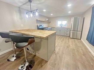 43 S Main St, Acushnet, MA 02743