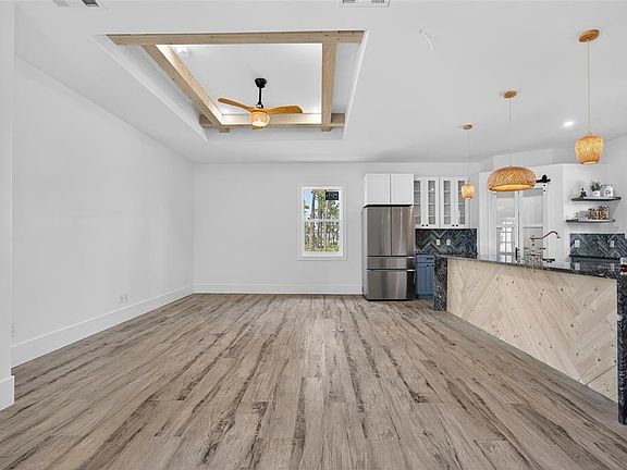 4th image of 14192 Riseley Ave