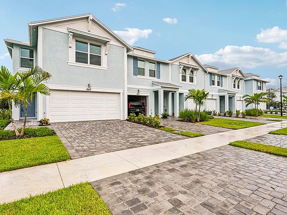 3rd image of 643 Salisbury Circle