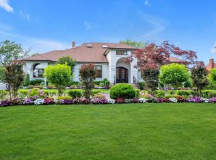 185 Dolphin Drive, Hewlett Neck, NY 11598