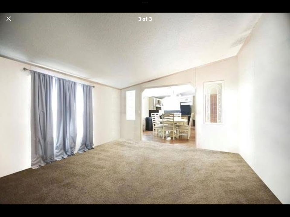 2nd image of 219 S Pecan St