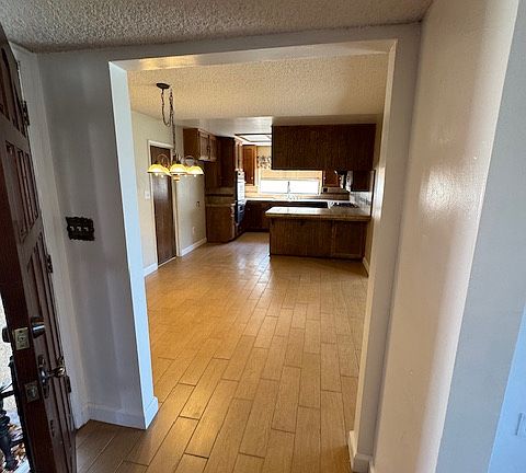 5th image of 526 Jacobsen Ct