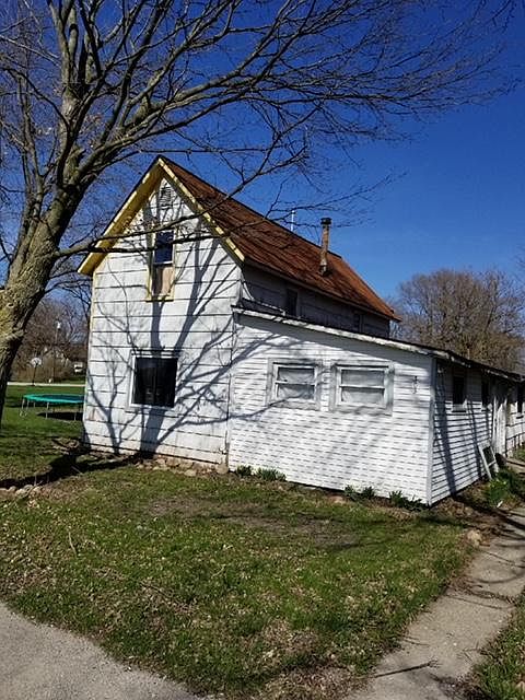 1st image of 305 S Church St