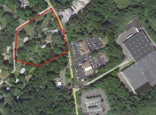 94 S Main St, Newtown, CT 06470