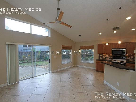 4th image of 4445 Brookdale Ct