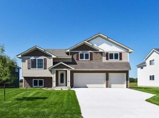 2031 Willow Ct, Howard Lake, MN 55349