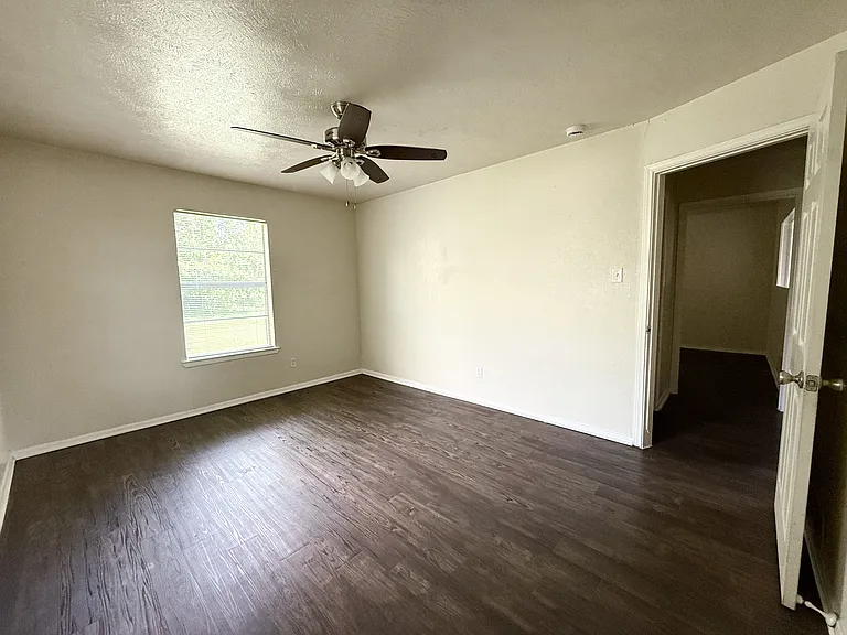 3525 Country Club Rd — Photo 9