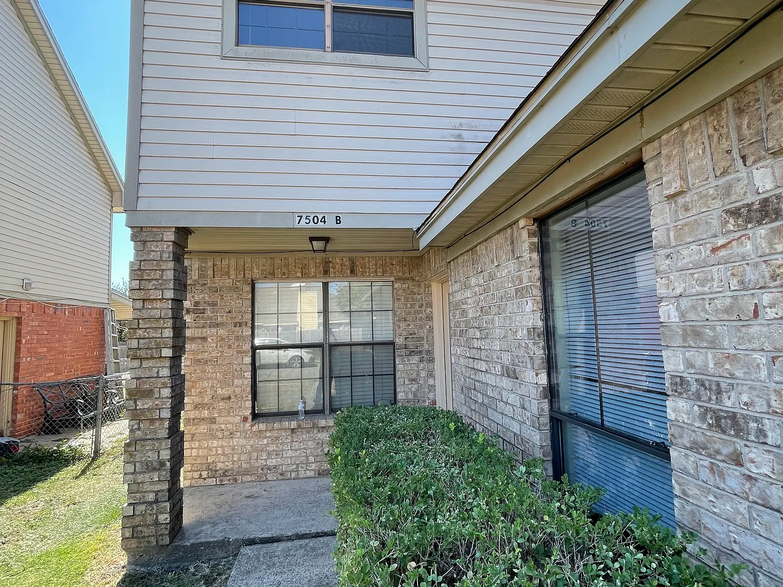 3 bed, 2.5 bath, 1300 sqft, $1,895 — Photo 2