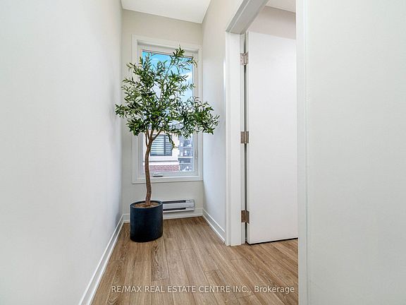 4th image of 3409 Ridgeway Dr #18