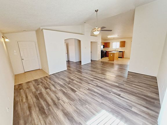 4th image of 840 Prairie Sage Ct SW