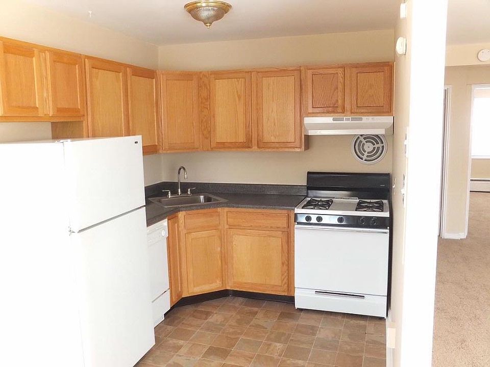 2nd image of 859 Old Lancaster Rd APT A11
