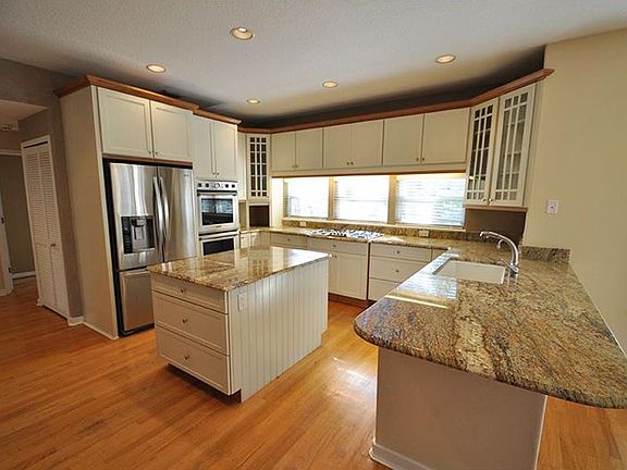 5th image of 1811 Taylor Ave
