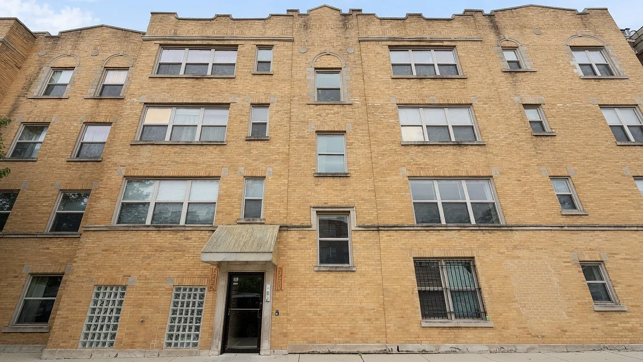 2 bed, $1,773 — Photo 1