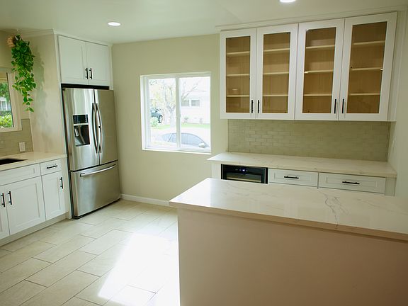2nd image of 3203 Knoxville Ave