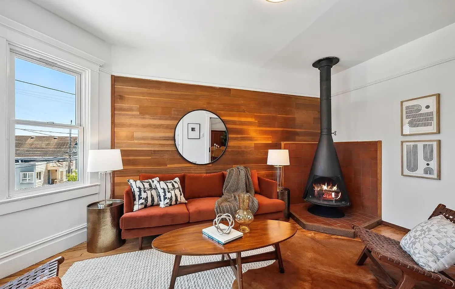 3 bed, 1.5 bath, 1598 sqft, $7,750 — Photo 1
