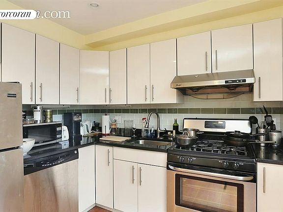 3rd image of 24 Henry St Fl 6