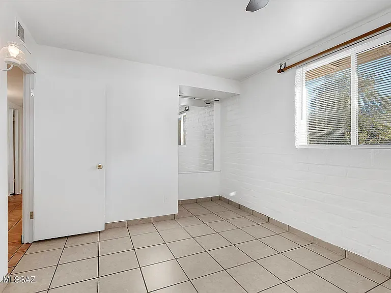 7931 E Malvern Pl — Photo 9